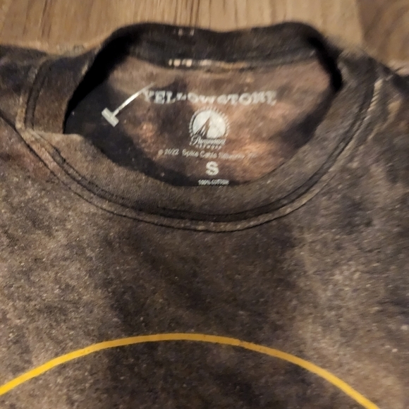 YELLOWSTONE Dutton Ranch distressed graphic tee size Small Custom New - Picture 3 of 4